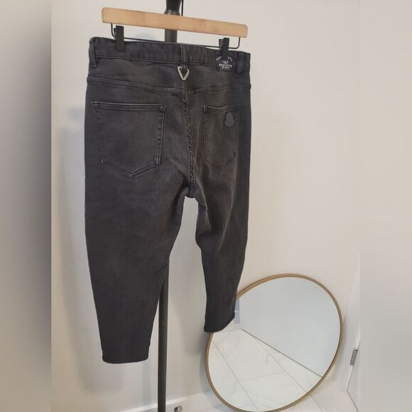 Moncler Jeans size 35 - Picture 5 of 16